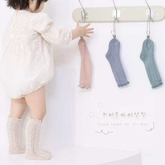 3D-Baumwollsocken mit schönem Ornament, rutschfeste Kindersocken für laufende Babys